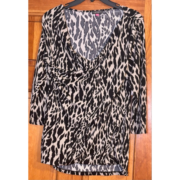 Vince Camuto Leopard Print Surplice Wrap Top Blouse Size L Y2K Animal Print - Picture 1 of 7